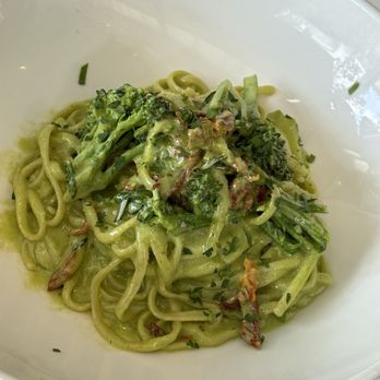 Mi Piace - Linguine Pesto - Italian Near Me - Pasadena, California Mi Piace - Linguine Pesto - Italian Near Me - Pasadena, California