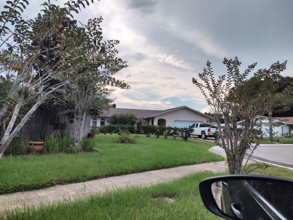 Slide of Parlament Roofing & Construction