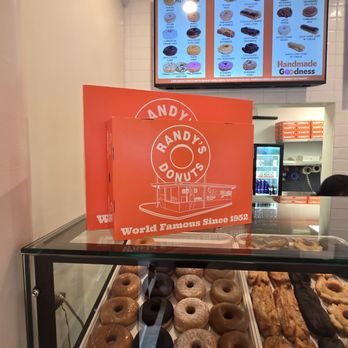 Randy’s Donuts - Donuts Near Me - New York, New York Randy’s Donuts - Donuts Near Me - New York, New York