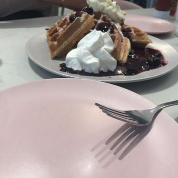 Sisters & Co - Yummy waffles with citrus mascarpone and blueberries - Breakfast & Brunch Near Me - Toronto, Ontario Sisters & Co - Yummy waffles with citrus mascarpone and blueberries - Breakfast & Brunch Near Me - Toronto, Ontario