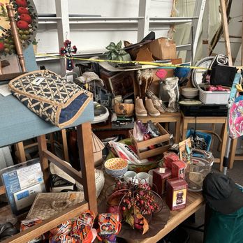 Bert’s Vintage Treasures - Flea Markets Near Me - Price, Utah Bert’s Vintage Treasures - Flea Markets Near Me - Price, Utah
