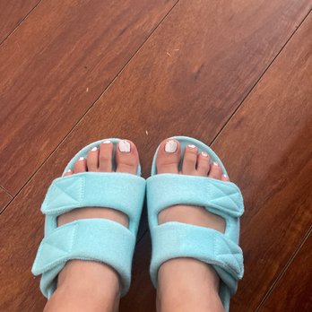 Peter's Nails - My chipping pedicure with no gel - Nail Salons Near Me - Los Angeles, California Peter's Nails - My chipping pedicure with no gel - Nail Salons Near Me - Los Angeles, California