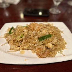 Thai Palace Restaurant - Pad Thai Noodles
