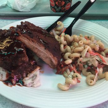 Flo's V8 Cafe - BBQ ribs with radiator pasta salad September 2016 - Cafes Near Me - Anaheim, California