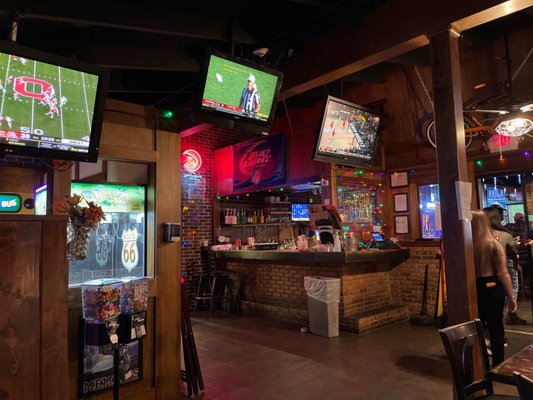 Varners Restaurant & Tavern by null