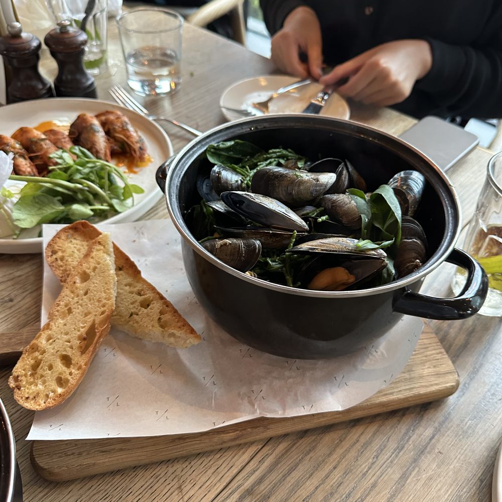 The Lighterman - British Near Me - London, XGL The Lighterman - British Near Me - London, XGL