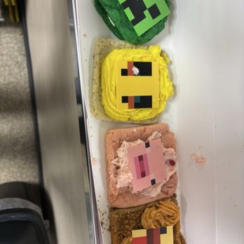 Crumbl - Bozeman - Bakeries Near Me - Bozeman, Montana