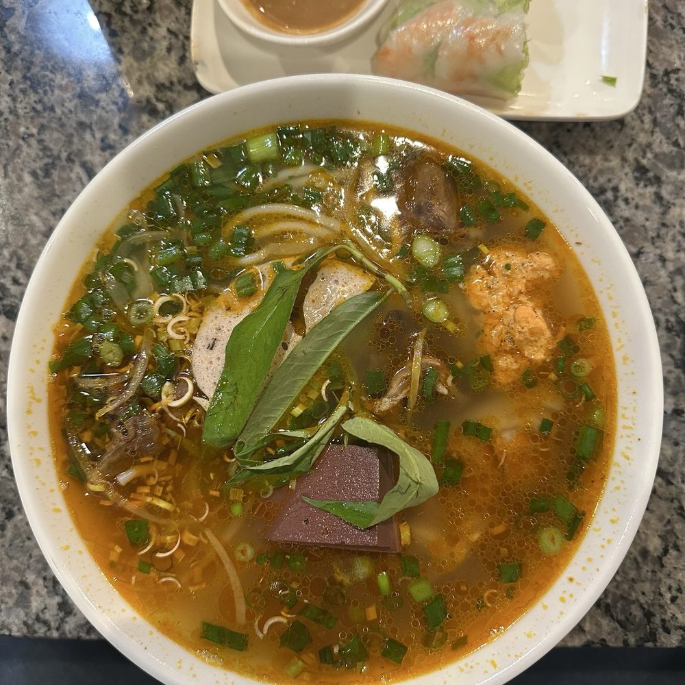 Gạo Vietnamese Kitchen - Bun Bo Hue Dac Biet - Vietnamese Near Me - Boston, Massachusetts