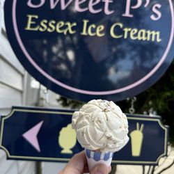 Sweet P's - Maple nut cone