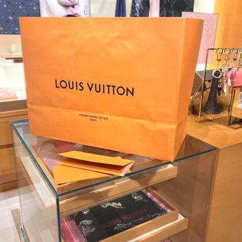 Louis Vuitton - Luggage Near Me - Paris, 75 Louis Vuitton - Luggage Near Me - Paris, 75