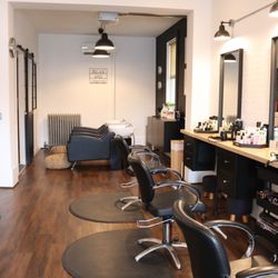 Eight One Six Salon - Styling area
