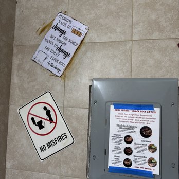 Black Rock Pizza - Captain Cook - Signs in bathroom - Pizza Near Me - Captain Cook, Hawaii