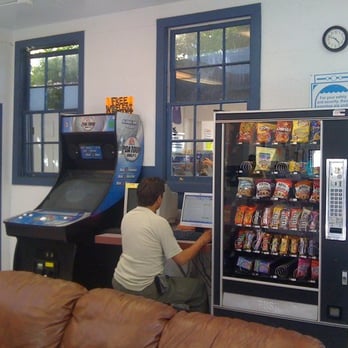 Burlingame Laundromat - Games, snacks, free wi-fi and computer workstations! - Laundromat Near Me - Burlingame, California Burlingame Laundromat - Games, snacks, free wi-fi and computer workstations! - Laundromat Near Me - Burlingame, California