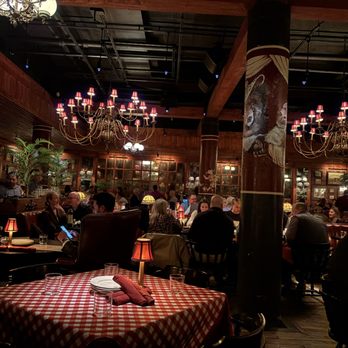 Trivoli Tavern - Main Dining Room - American Near Me - Chicago, Illinois