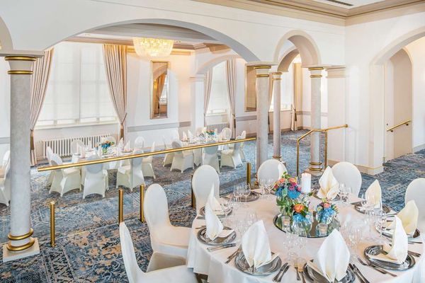 Hilton Dresden by null