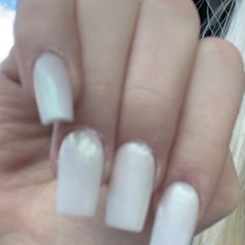 Bravia Nail Spa - Nail Salons Near Me - Oswego, Illinois