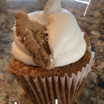 Sweet Mary's - Banana pudding cupcake - Bakeries Near Me - New Haven, Connecticut Sweet Mary's - Banana pudding cupcake - Bakeries Near Me - New Haven, Connecticut