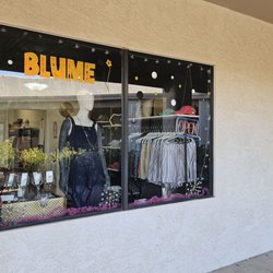 Blume - Front view of Blume.