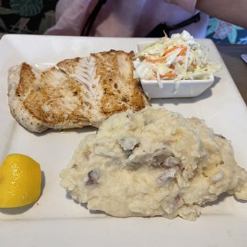 Rendezvous  - Mahi Mahi & Garlic Mashed. - Seafood Near Me - Fort Lauderdale, Florida