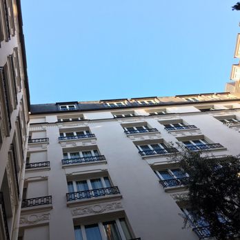 Hôtel Rochester Champs Elysées - View from courtyard - Hotels Near Me - Paris, 75