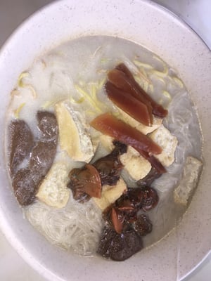 Hot Bowl White Curry Mee by null