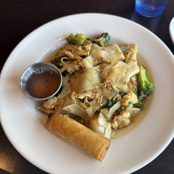 Chokdee Thai Cuisine of Round Rock - N.9. Pad See-Ew - Thai Near Me - Round Rock, Texas Chokdee Thai Cuisine of Round Rock - N.9. Pad See-Ew - Thai Near Me - Round Rock, Texas