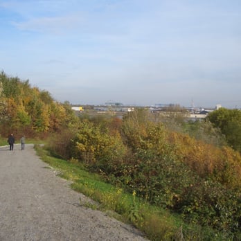 Halde Rockelsberg - Ein schöner Weg - Das Herz-Kreislaufsystem sagt danke! - Hotels & Travel Near Me - Duisburg, NW