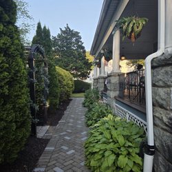 Whistling Swan Inn - Walkway again