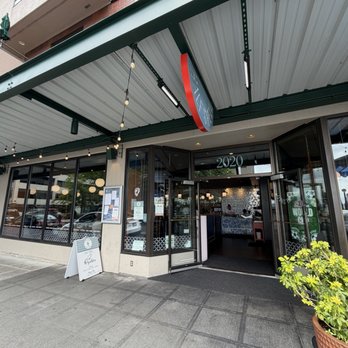 Half Shell - Entrance - Bars Near Me - Seattle, Washington