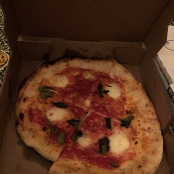 ETalian - Margherita pizza - Pizza Near Me - Chagrin Falls, Ohio