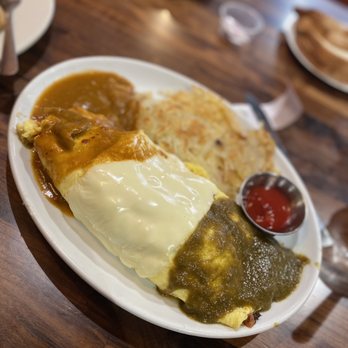 Cafe De Olla - El Paisano omelet - American Near Me - Monrovia, California