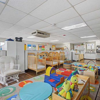 Mt Trashmore KinderCare - Infant Classroom - Preschools Near Me - Virginia Beach, Virginia Mt Trashmore KinderCare - Infant Classroom - Preschools Near Me - Virginia Beach, Virginia