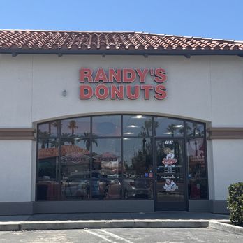 Randy's Donuts - Coffee & Tea Near Me - Clovis, California