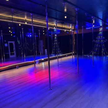 Secret Pole Dance Studio - Pole Dancing Classes Near Me - Culver City, California Secret Pole Dance Studio - Pole Dancing Classes Near Me - Culver City, California