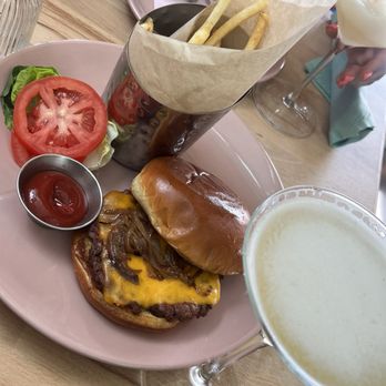 Huddy's At The Beach - New American Near Me - Hermosa Beach, California
