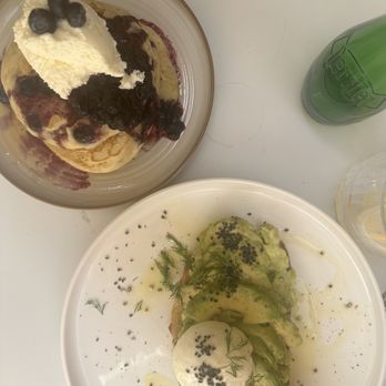 Maranna - Blueberry pancakes and avocado toast - Tea Rooms Near Me - Nice, 06
