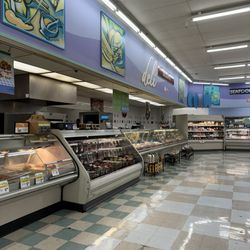 Lucky - Inside - Deli