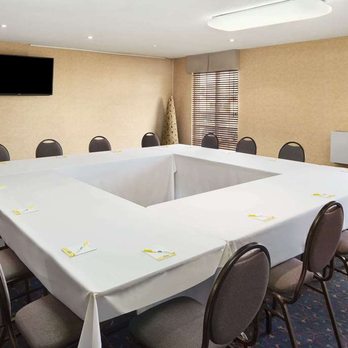 Days Inn - Meeting Room - Hotels Near Me - Brantford, Ontario Days Inn - Meeting Room - Hotels Near Me - Brantford, Ontario