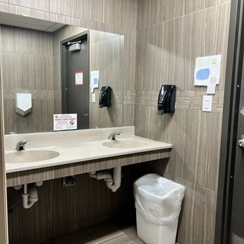 Oasis Travel Center - Women's restroom - Gas Stations Near Me - North Platte, Nebraska Oasis Travel Center - Women's restroom - Gas Stations Near Me - North Platte, Nebraska