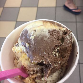 Baskin-Robbins - a person holding a bowl of ice cream - Ice Cream & Frozen Yogurt Near Me - Statesville, North Carolina Baskin-Robbins - a person holding a bowl of ice cream - Ice Cream & Frozen Yogurt Near Me - Statesville, North Carolina
