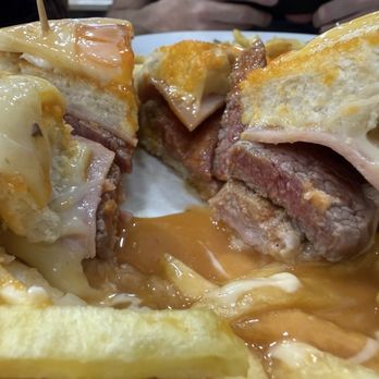 Café Santiago - Photo 10: Francesinha Santiago - Cafes Near Me - Porto, 13 Café Santiago - Photo 10: Francesinha Santiago - Cafes Near Me - Porto, 13
