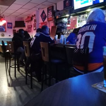 Pour House - Sports Bars Near Me - Queens, New York Pour House - Sports Bars Near Me - Queens, New York