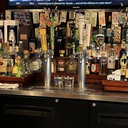 El Troquero - Bar (far left small black tap is margarita)