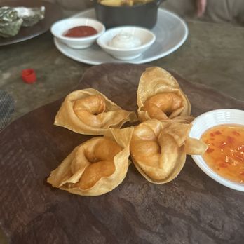 Alibi - Wine Dine Be Social - Crispy won ton - Seafood Near Me - Hong Kong, HK