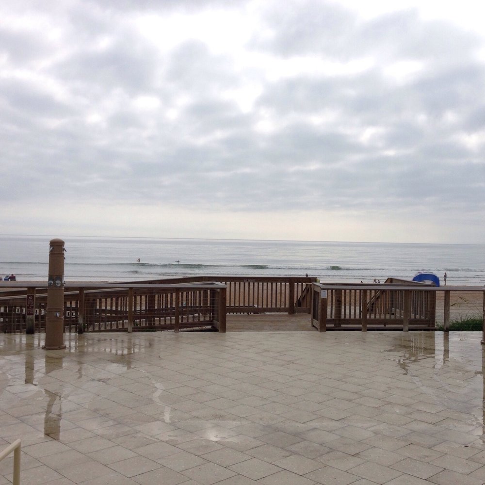 Andy Romano Beachfront Park - Walkway to the beach and showers - Parks Near Me - Ormond Beach, Florida