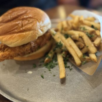 Maggie McFly's - Nashville Hot Sandwich - New American Near Me - Virginia Beach, Virginia