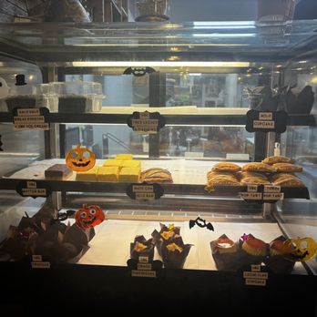 Cafe 86 - Desserts Near Me - Burbank, California Cafe 86 - Desserts Near Me - Burbank, California