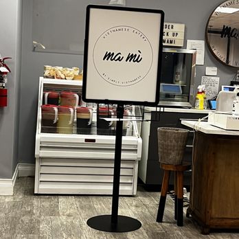 Ma Mi Eatery - Interior - Vietnamese Near Me - Closter, New Jersey