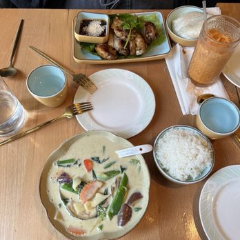 Tam Mai Thai - Green curry, chicken wings, and iced Thai tea - Thai Near Me - New York, New York Tam Mai Thai - Green curry, chicken wings, and iced Thai tea - Thai Near Me - New York, New York