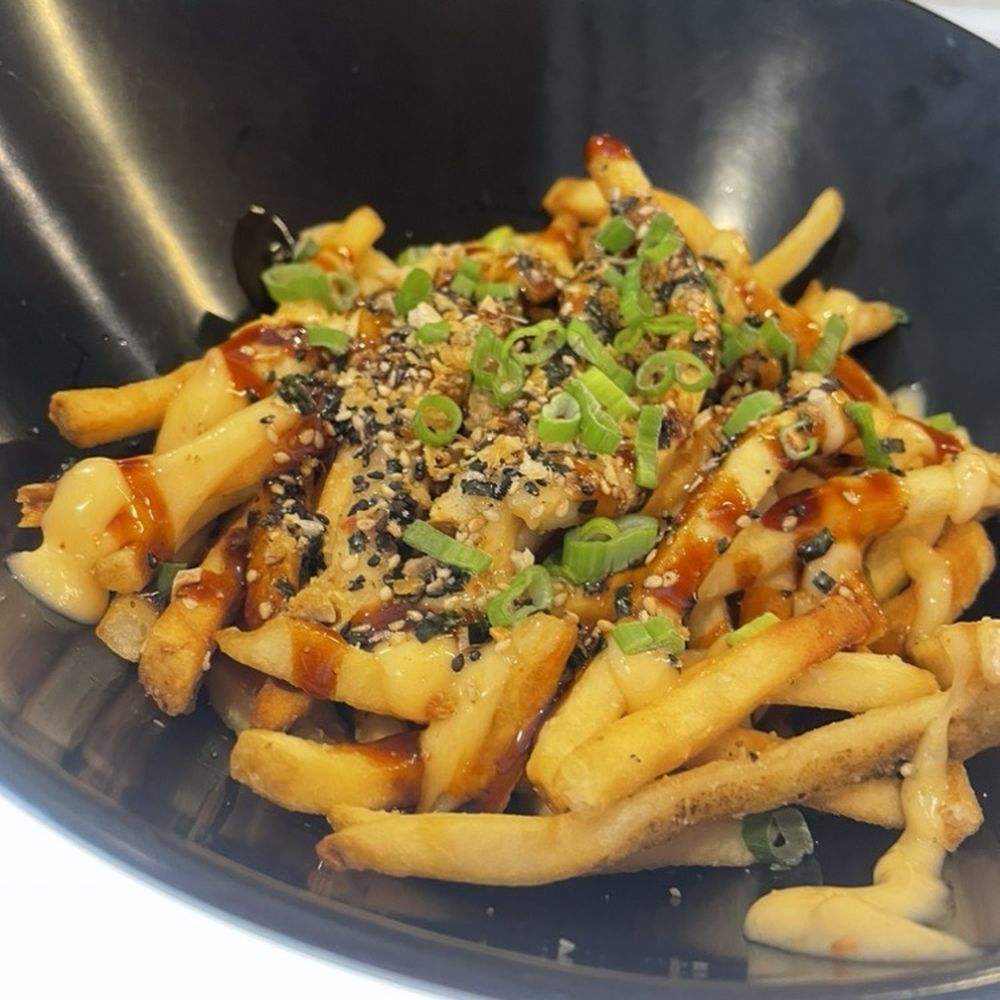 Aloha Vibes - Fries in a very large bowl that helped keep them warm. - Cocktail Bars Near Me - Kailua-Kona, Hawaii Aloha Vibes - Fries in a very large bowl that helped keep them warm. - Cocktail Bars Near Me - Kailua-Kona, Hawaii